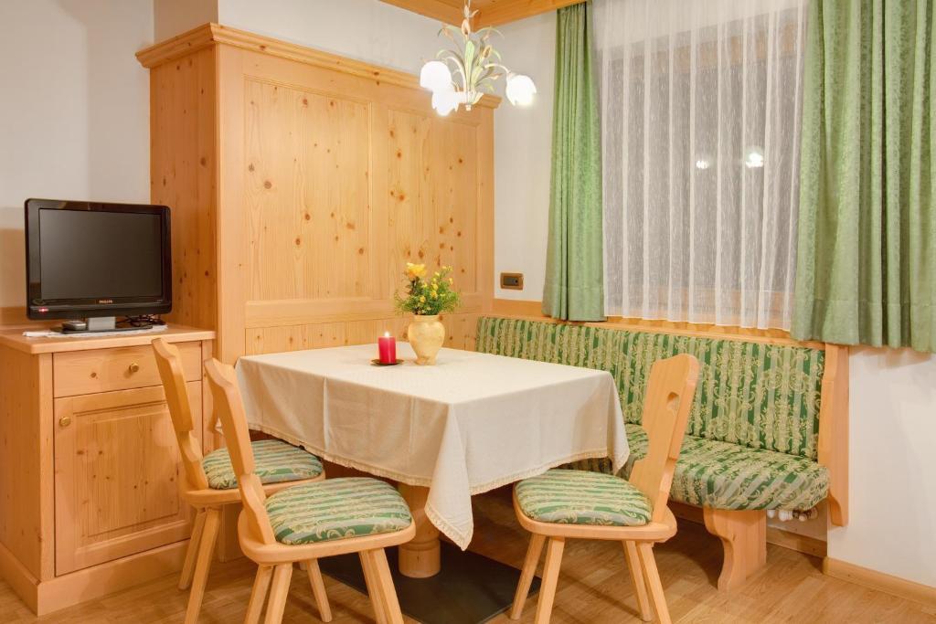 Residence Forcelles San Cassiano  Oda fotoğraf